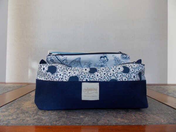 DSCN0212 Estuche "Flores blancas"