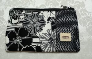 Estuche "Flowers in black & white"