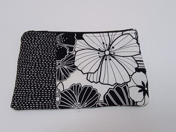Estuche "Flowers in black & white"