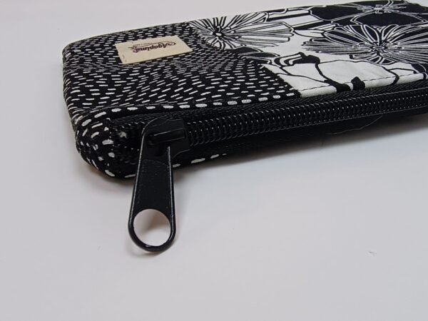 Estuche "Flowers in black & white"