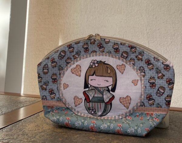 Estuche "Japanese girl" curvo
